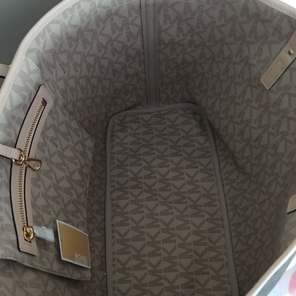 ⭐SOLD⭐Michael Kors - Picture 4 of 5